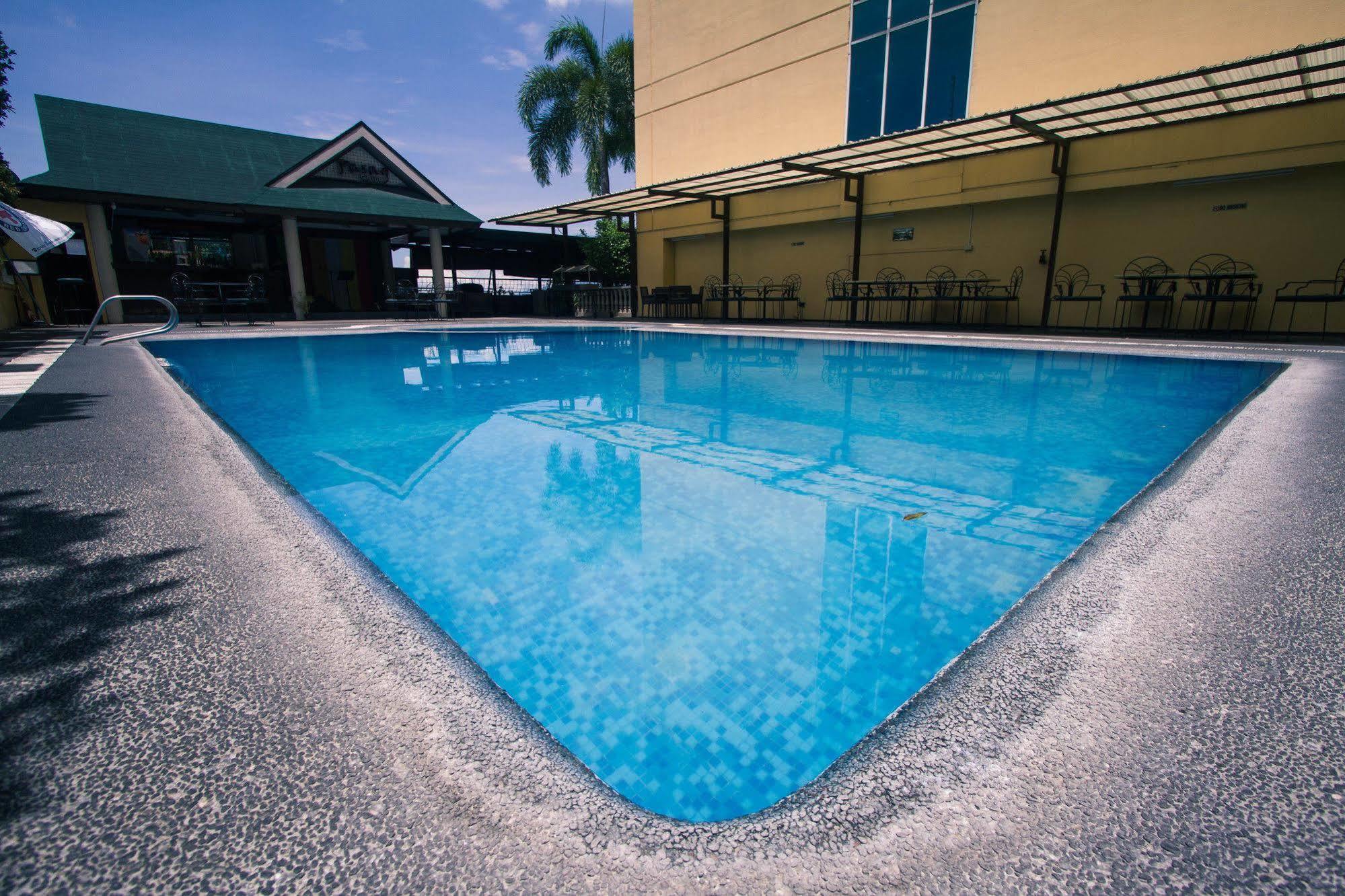 The Royal Mandaya Hotel 3*