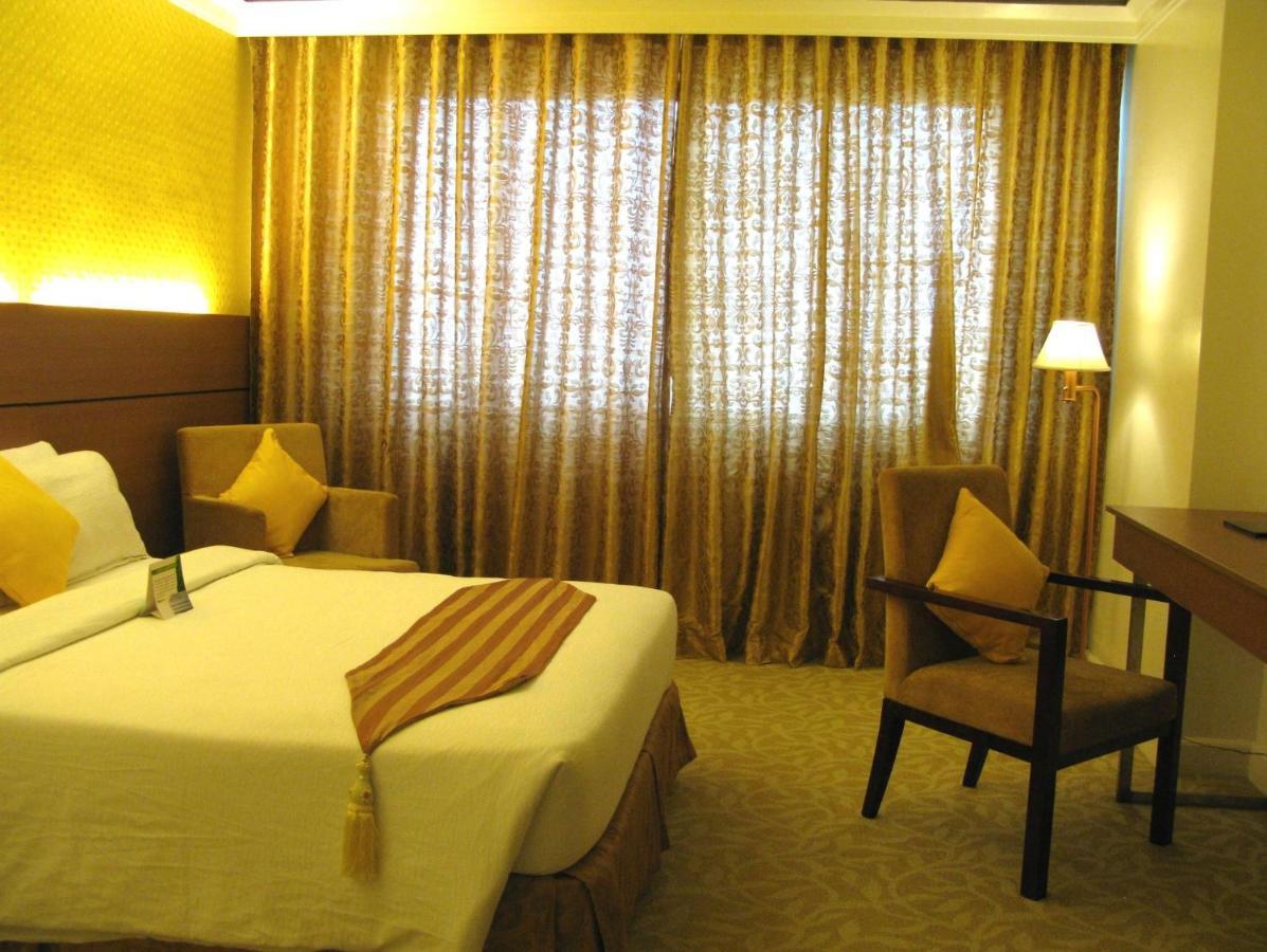 The Royal Mandaya 3* Davao